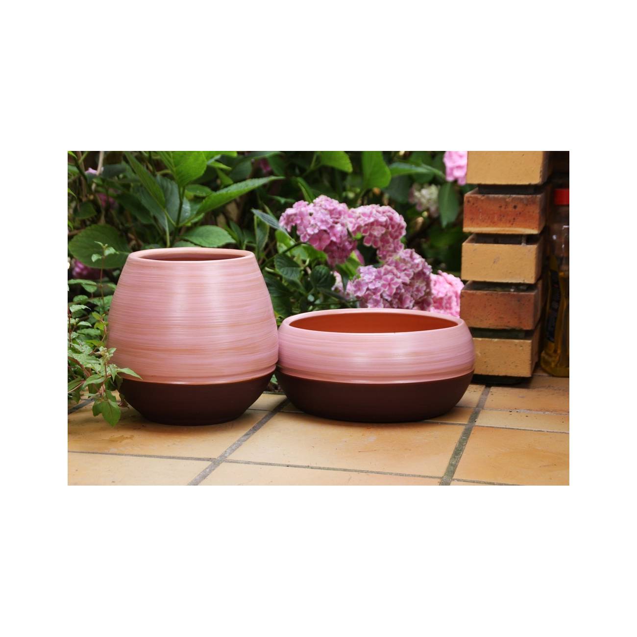 Pot bas et large forme de coupe ou vasque ronde Mélilo Rose et Marron Reflets Violet Terre de Rose