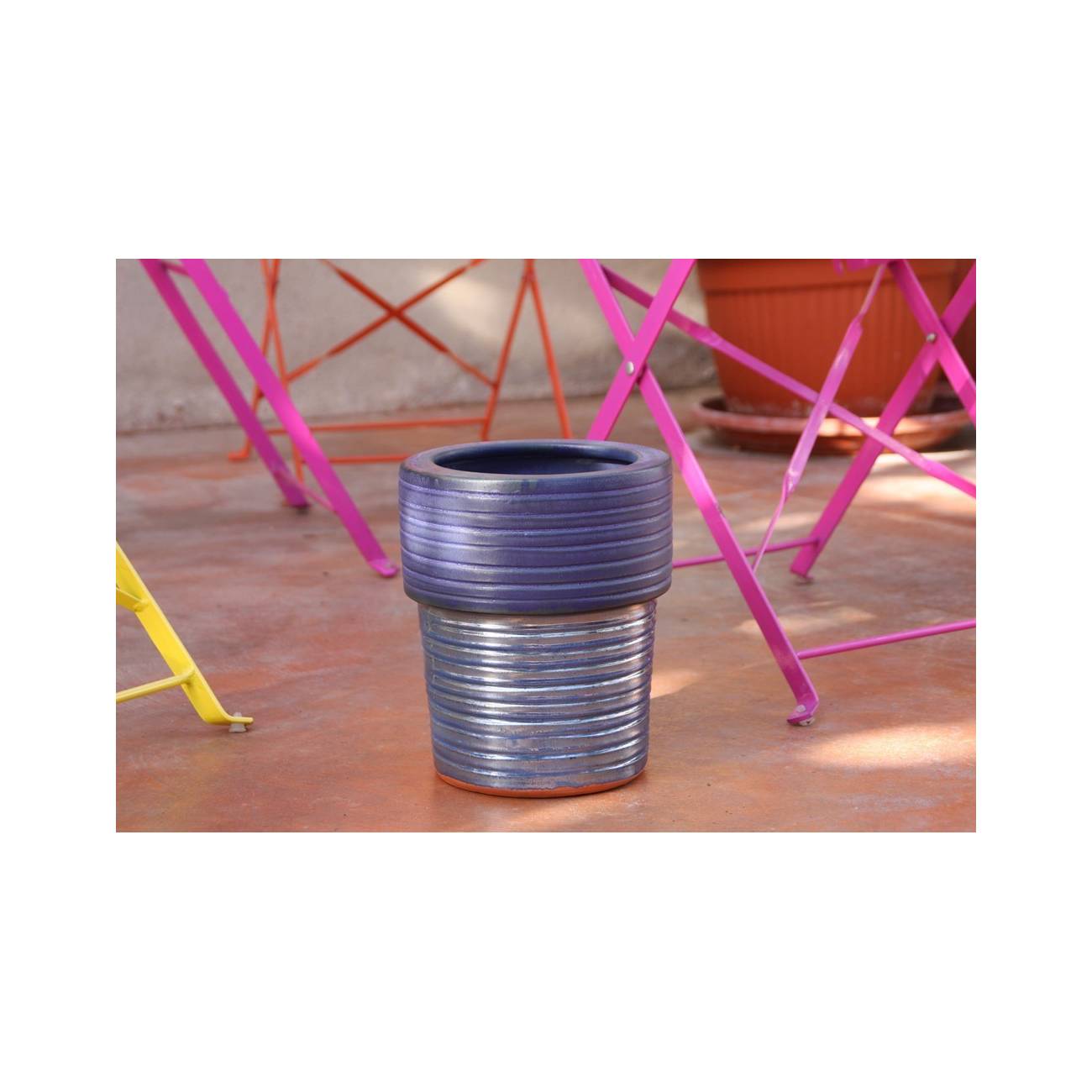 Pot cylindrique strié en forme de Boulon bleu violet Aigue Marine