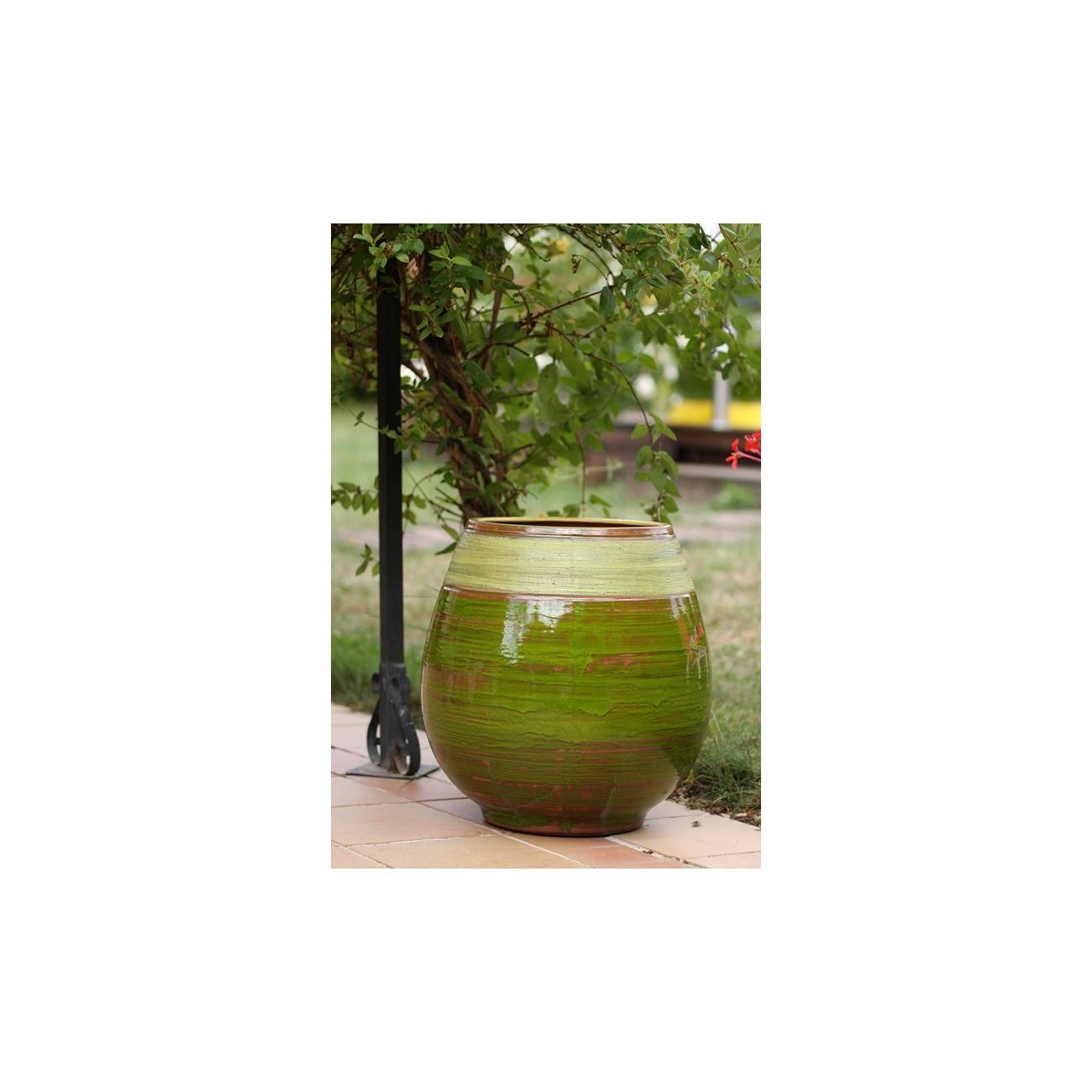 Grand pot forme goutte sur pied plateforme Cheyennes Vert Mousse Citron