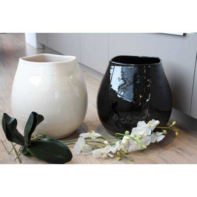 Vase forme goutte rebord asymétrique effet dentelle Maé noir blanc Yin Yang