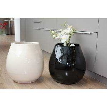 Vase forme goutte rebord asymétrique effet dentelle Maé noir blanc Yin Yang