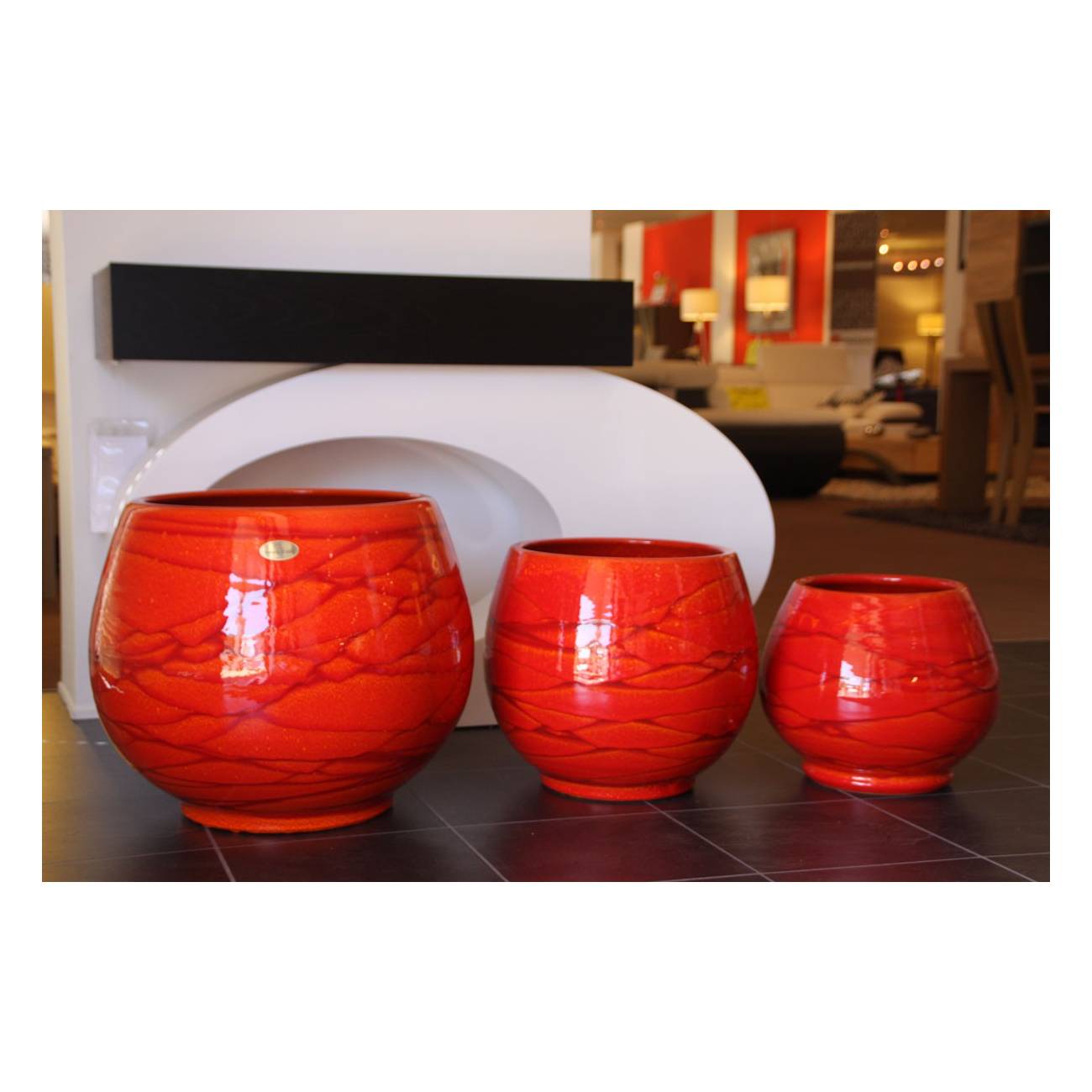Pot rond large et profond sur plateforme Bahia marbré rouge Soleil Couchant
