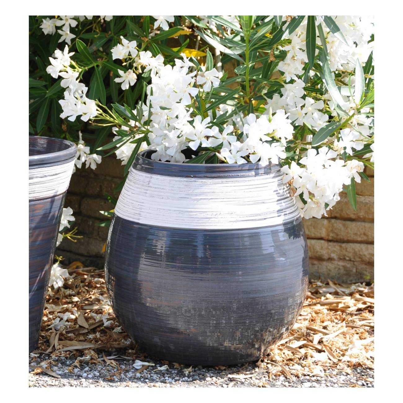 Grand pot forme goutte sur pied plateforme Cheyennes Gris et Blanc Nuance de Craie