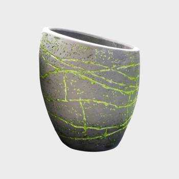 Vase design asymétrique Orion craquelé Terre de Lave Vert