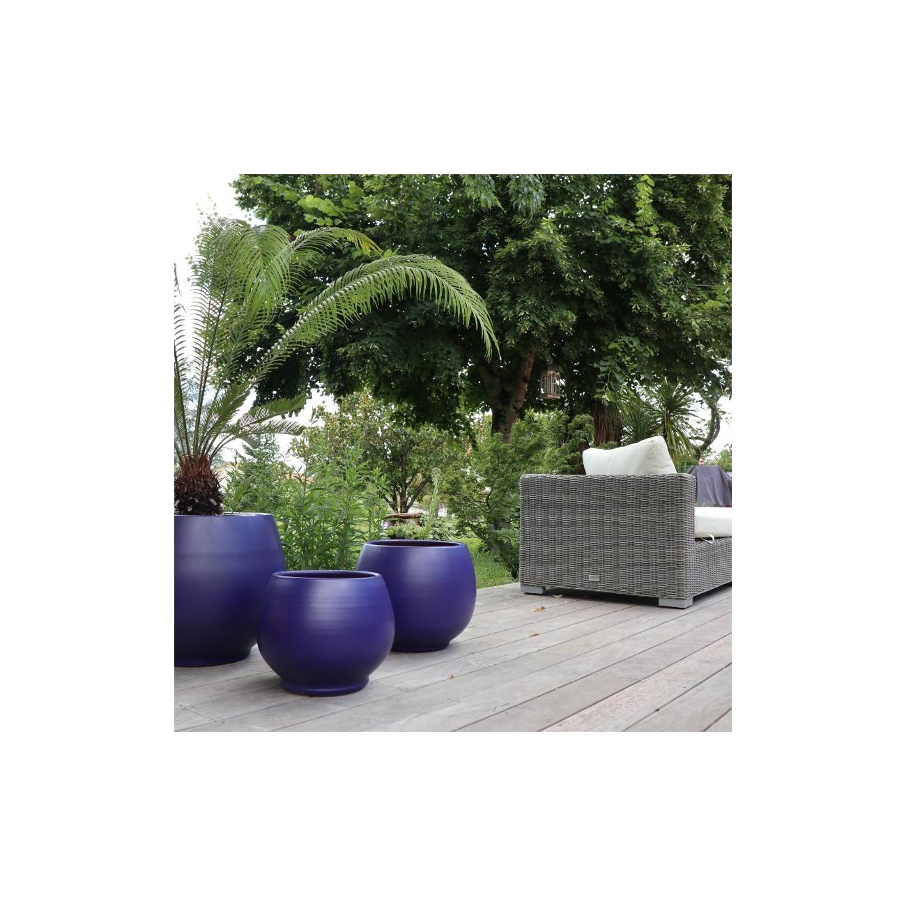 Pot rond large et profond sur plateforme Bahia bleu Electrique