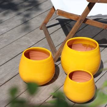 Pot en terre cuite rond et large en forme de U jaune moutarde et bronze Ibiza Sunshine