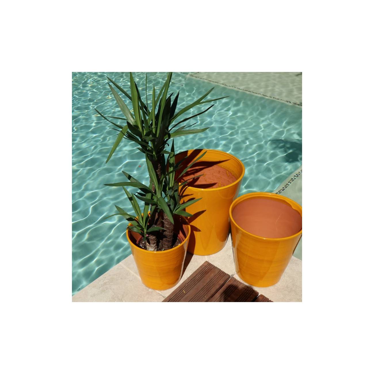 Pot artisanal cuvier haut forme en V Sydney jaune bronze Ibiza Sunshine