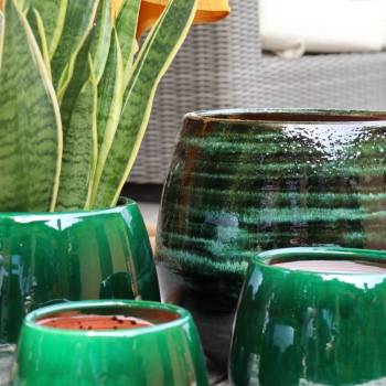 Pot en terre cuite rond et large en forme de U Cancale Vert Jade
