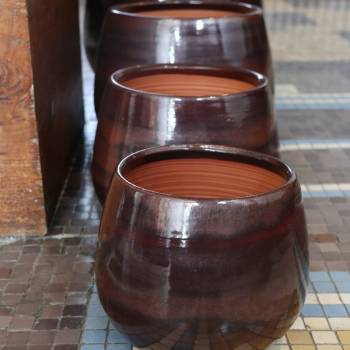 Pot en terre cuite rond et large en forme de U Cancale Châtaigne
