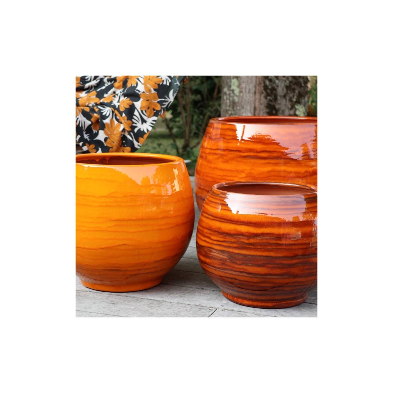 Pot rond large et profond sur plateforme Bahia Savane