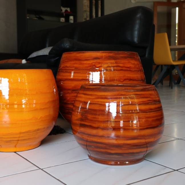 Pot rond large et profond sur plateforme Bahia Savane