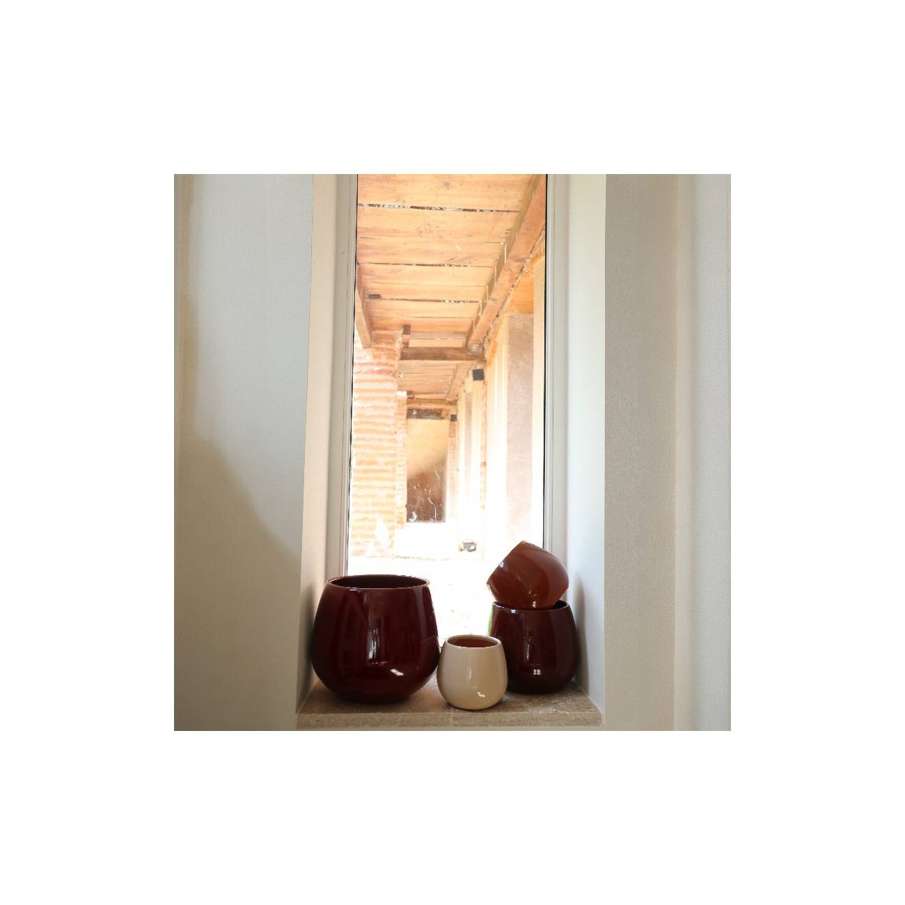 Pot en terre cuite rond et large en forme de U Cancale Chocolats & Cerise noire