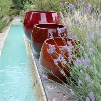 Pot rond large et profond sur plateforme Bahia Chocolats & Cerise noire