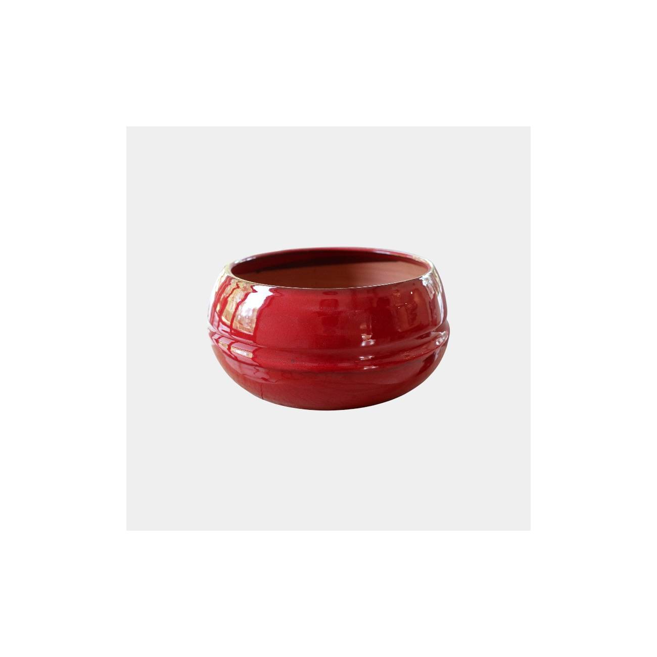 Pot bas et large forme de coupe ou vasque ronde Mélilo Rouge et Marron Bois de Santal Pot bas et large forme de coupe ou vasque ronde Mélilo Rouge et Marron Bois de Santal